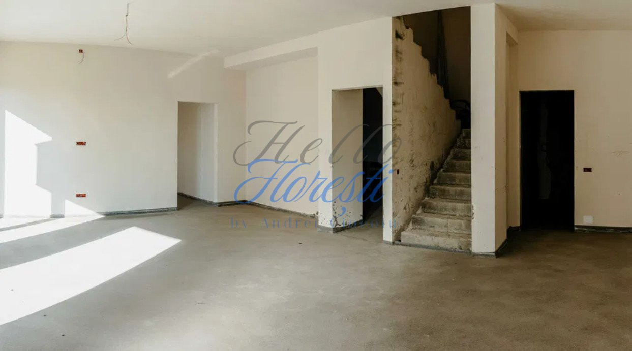 Casa 7 camere, 236 mp, Dambu Rotund