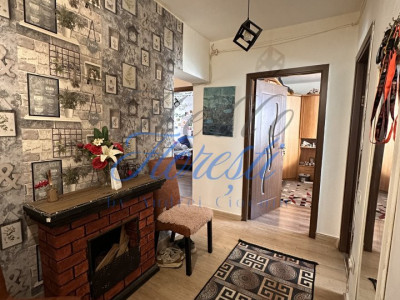 Apartament de 2 camere decomandate, zona Porii