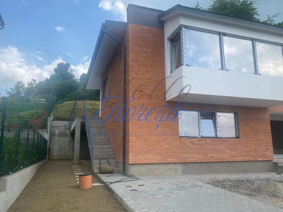 Casa noua zona Parc Poligon