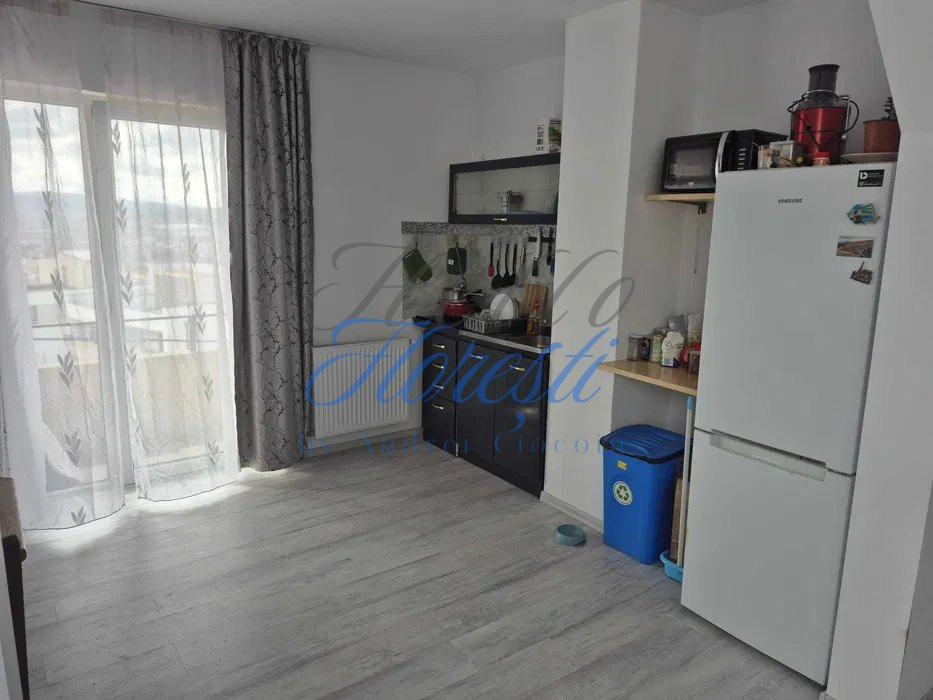 Casa tip duplex 117mp, zona Vivo
