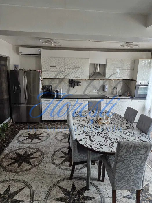 Casa tip duplex 117mp, zona Vivo