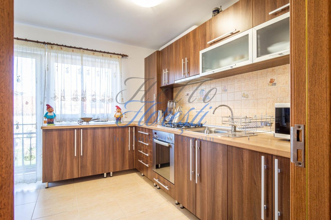 UNICAT, Apartament 3 camere 70mp, Zona Florilor