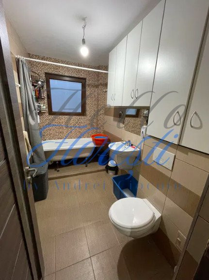 Apartament cu 3 camere, mobilat utilat, 53 mp, zona Terra