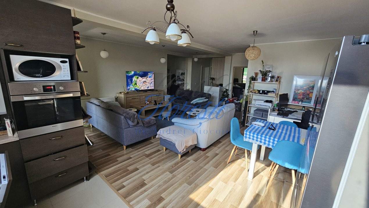 UNICAT, Apartament 3 camere 93mp, Zona Florilor