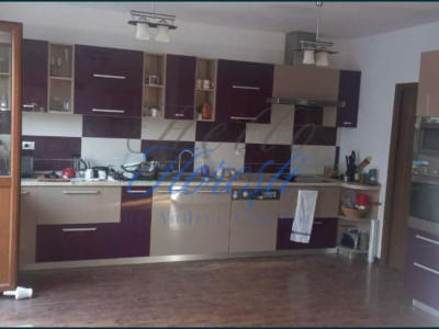 Casa 4 camere, 240 mp, Apahida
