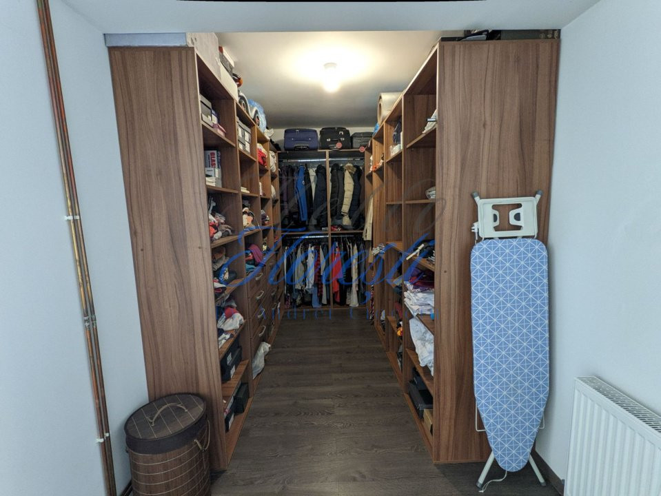 Casa 5 camere, 242 mp, zona Somesului