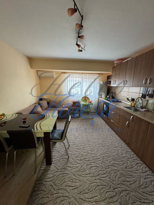 Apartament 3 camere, 54 mp, zona Terra