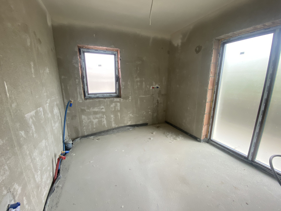 Casa cuplata, 120 mp utili, semifinisat, 2 parcari, zona Luna de Sus