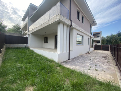Casa cuplata, 120 mp utili, semifinisat, 2 parcari, zona Luna de Sus