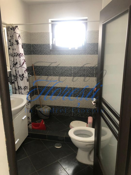 Casa individuala, 5 camere, 210 mp, zona VIVO