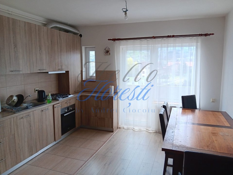 Apartament 3 camere 54mp, Zona Vivo