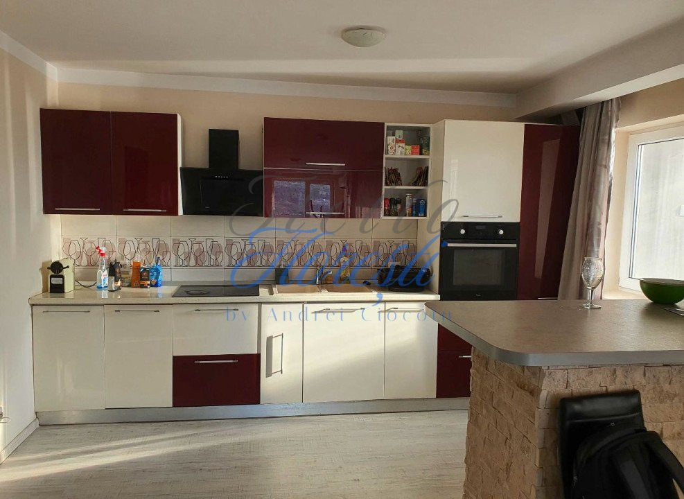 Apartament 3 camere si terasa, 96 mp, zona VIVO