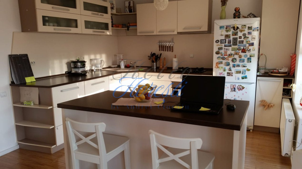 Apartament 3 camere, 99 mp, zona Poligon