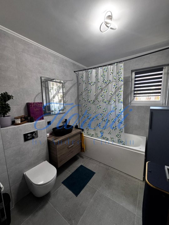 Apartament 3 camere, 72 mp, zona Parc Poligon