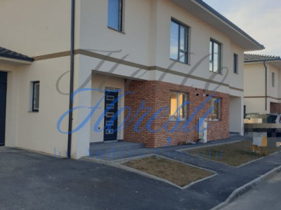 Casa cu garaj - 4 camere - 130 mp utili - zona Somesului, Floresti!
