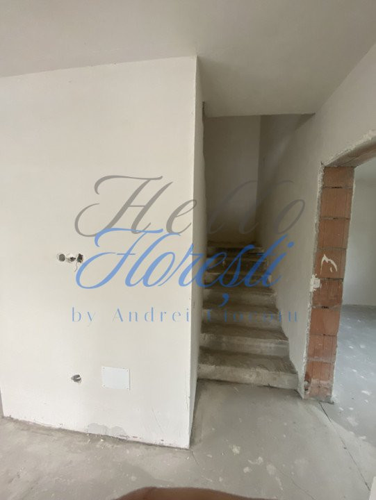 Casa cuplata, 160 mp utili, semifinisat, 2 parcari, zona Luna de Sus