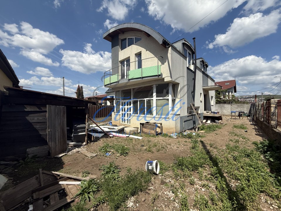 INVESTITIE! Casa individuala 257 mp utili - teren 300mp - zona Someseni!