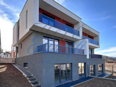 Casa tip duplex 180mp, zona Vivo