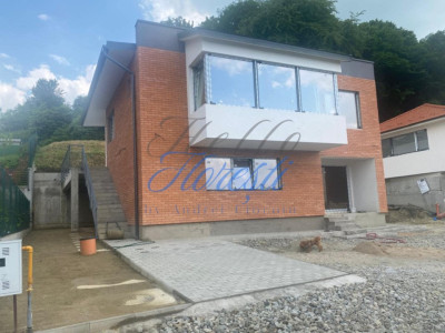 Casa noua zona Parc Poligon