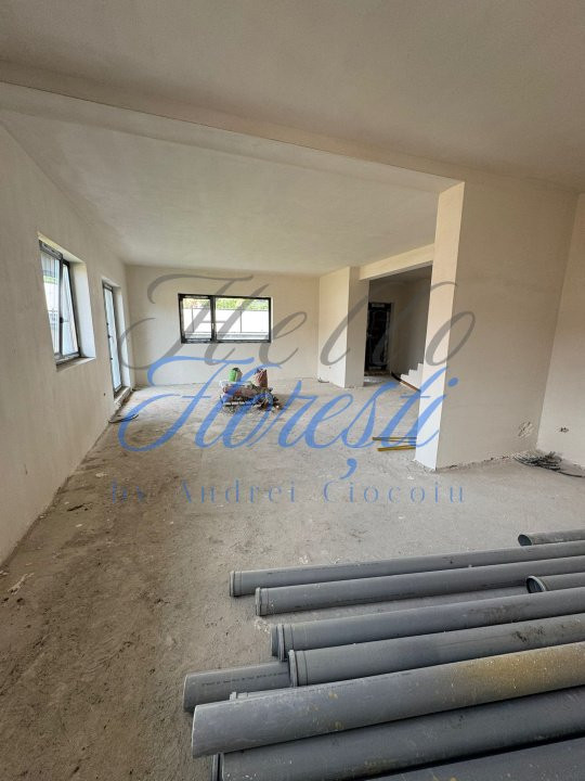 Casa tip quadruplex, 4 camere, 150 mp, Zona Sub cetate