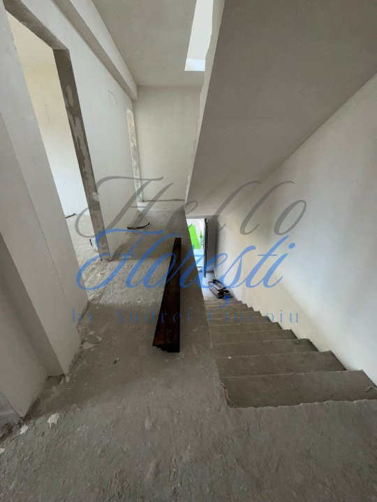 Casa tip quadruplex, 4 camere, 150 mp, Zona Sub cetate