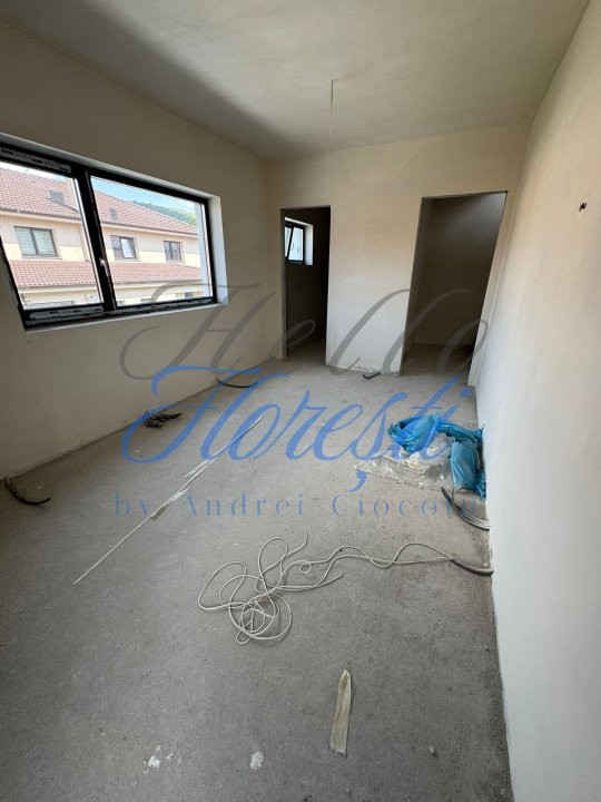 Casa tip quadruplex, 4 camere, 150 mp, Zona Sub cetate