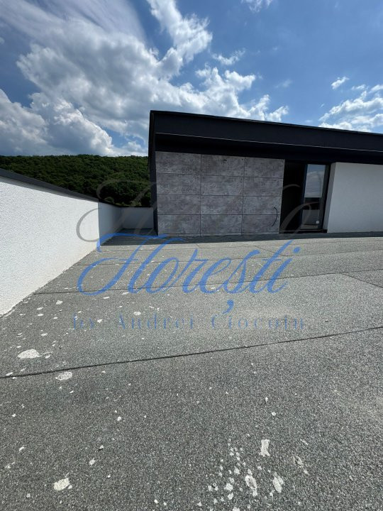 Casa tip quadruplex, 4 camere, 150 mp, Zona Sub cetate
