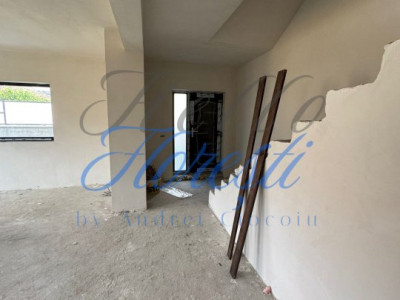 Casa tip cvadriplex 4 camere, 150 mp, Zona Sub cetate