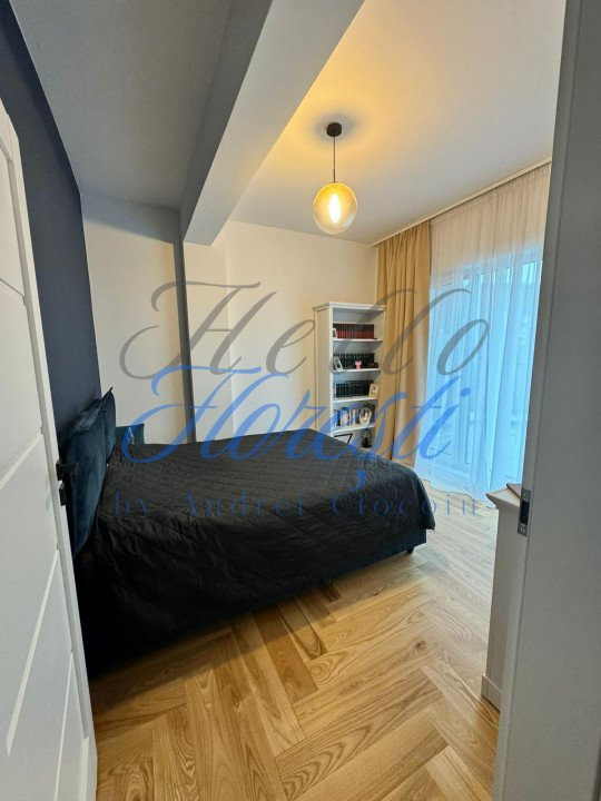 Apartament 4 camere, 105 mp, zona Teilor