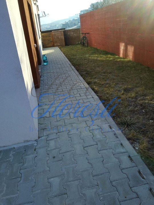 Apartament 54 mp - 2 camere si gradina de 95 mp - zona Terra, Floresti!