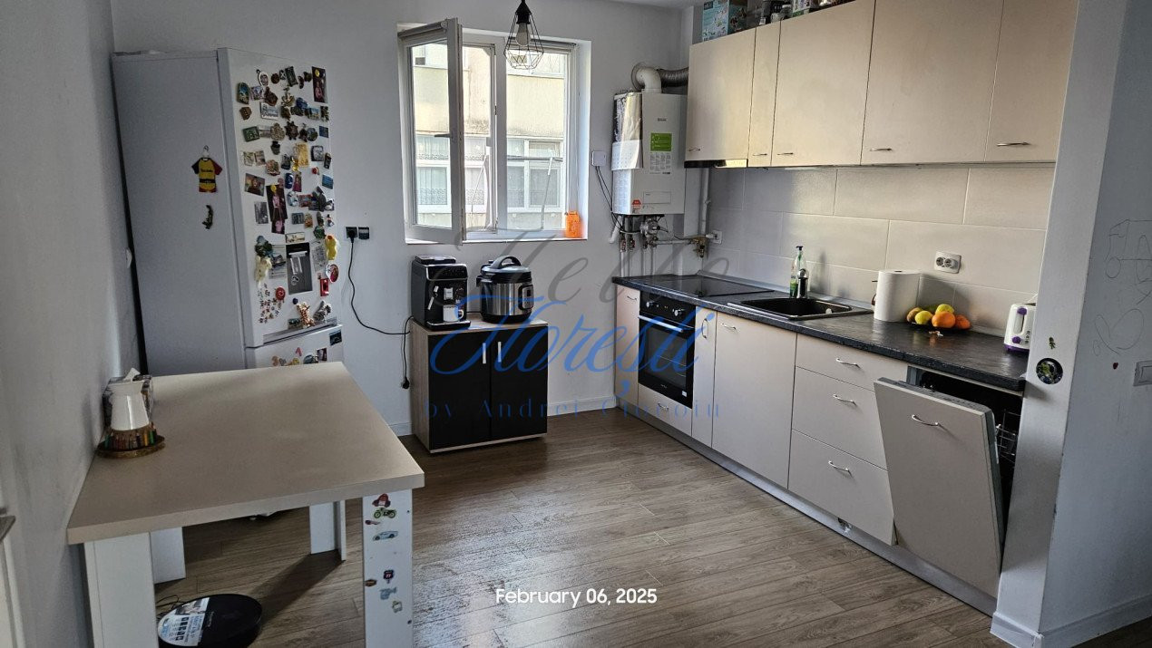 Apartament 2 camere - 61 mp - parcare - zona Terra!