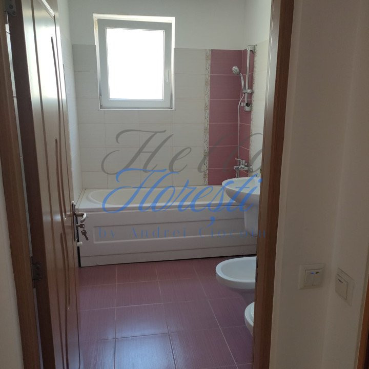 Apartament 2 camere, 48 mp, balcon 10 mp, parcare – Eroilor, Floresti
