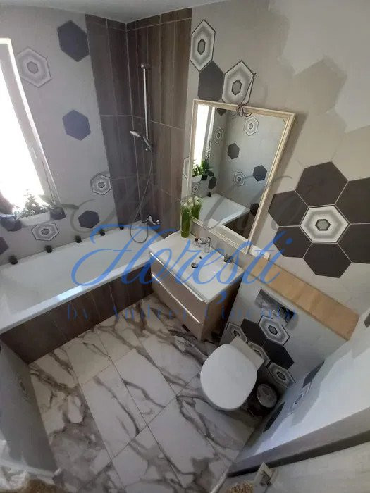 Apartament de 3 camere, cu suprafață utilă de 66 m², zona Cetății