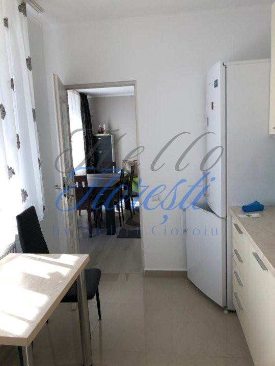 Apartment de 2 camere de vanzare, 64mp, zona Vivo