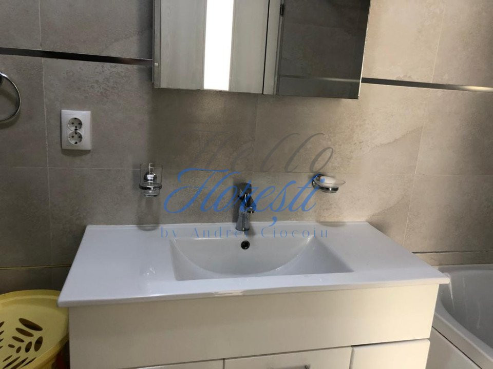Apartment de 2 camere de vanzare, 64mp, zona Vivo