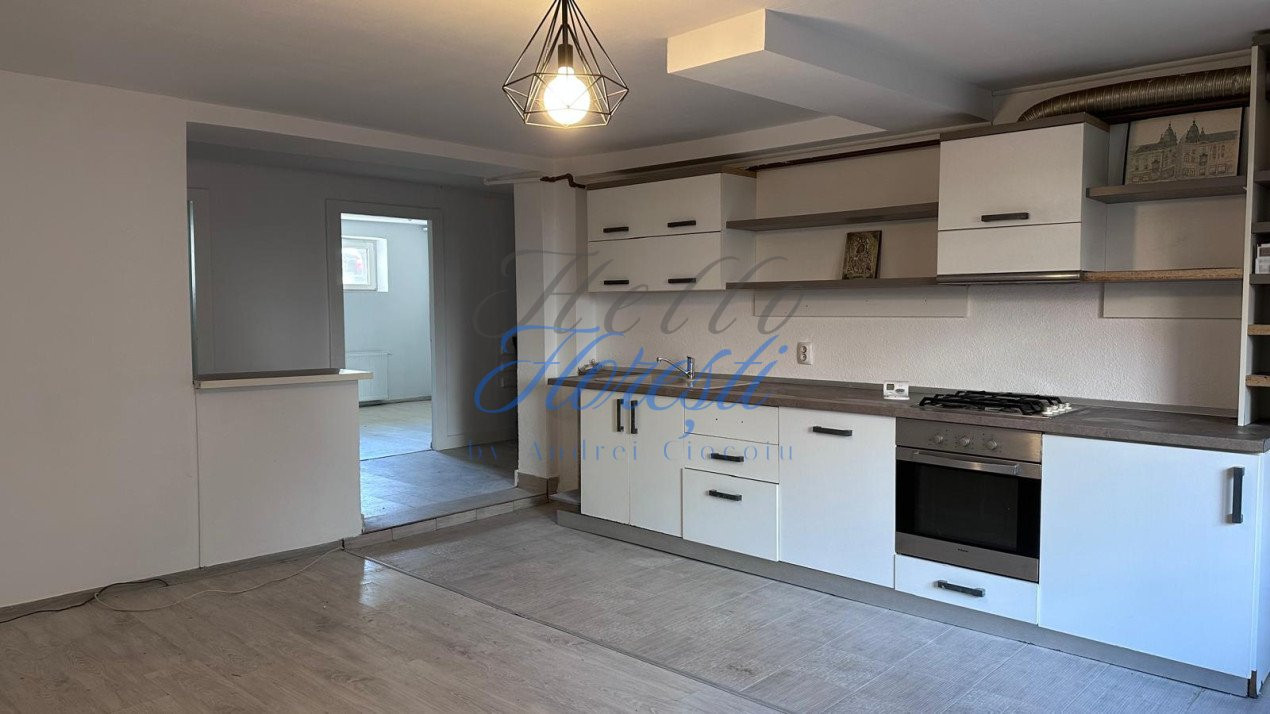 Apartamen 3 camere, 64 mp, zona Teilor