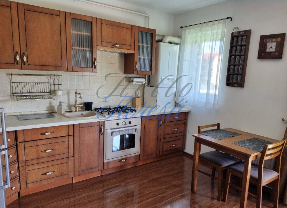 Apartament de 2 camere, semidecomandat, in zona Porii