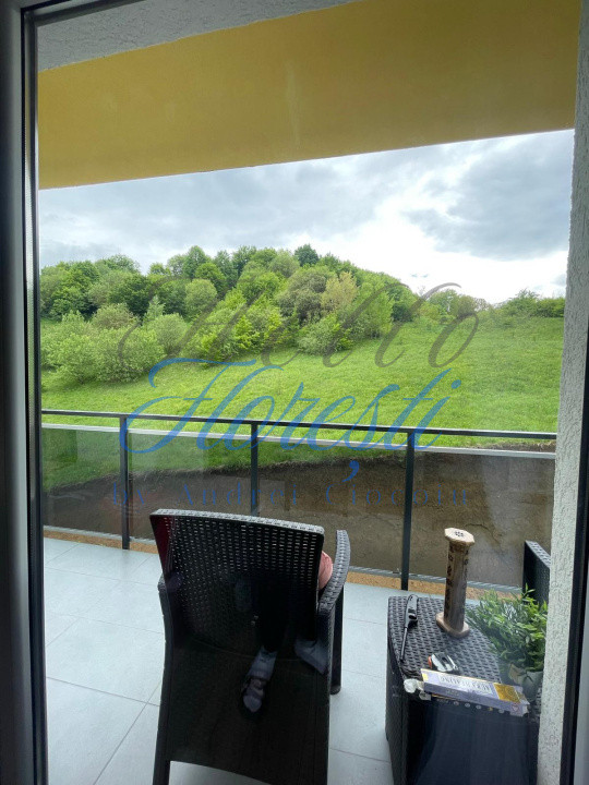 Apartament cu 2 camere 53 mp + terasa 12 mp in Floresti zona Teilor