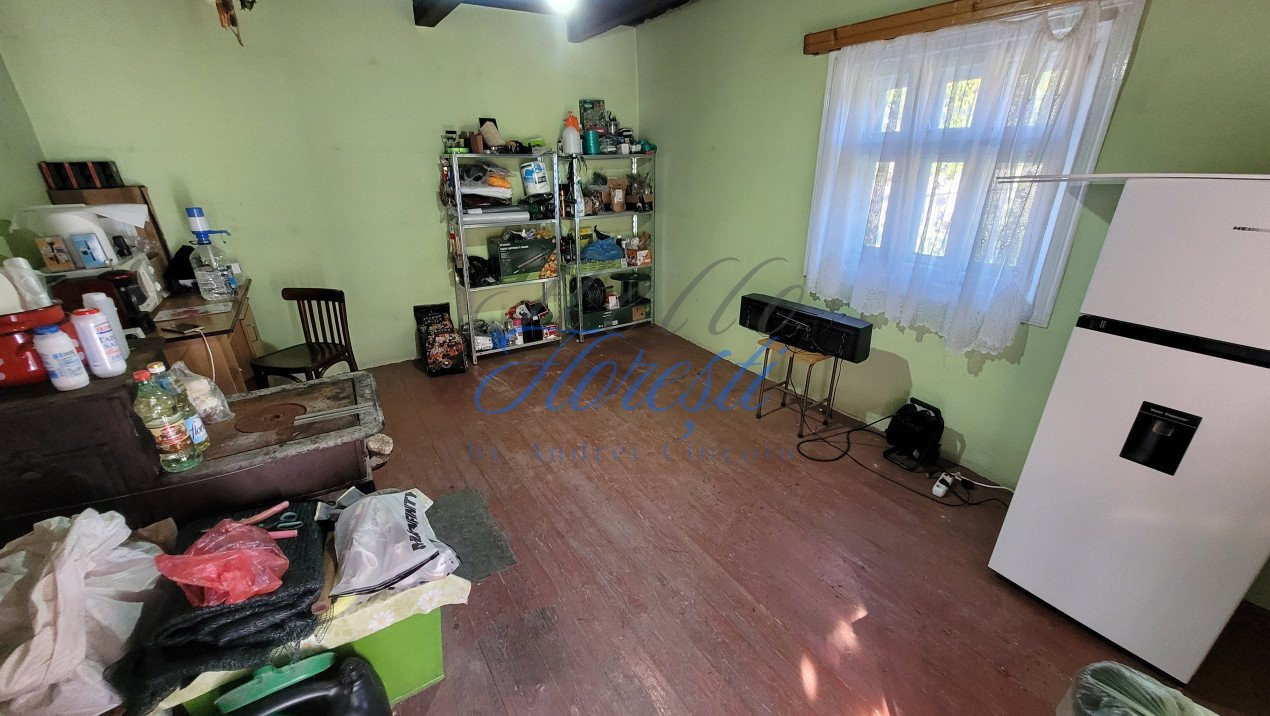 Teren intavilan, 4800 mp, front la strada, utilitati, Rasca