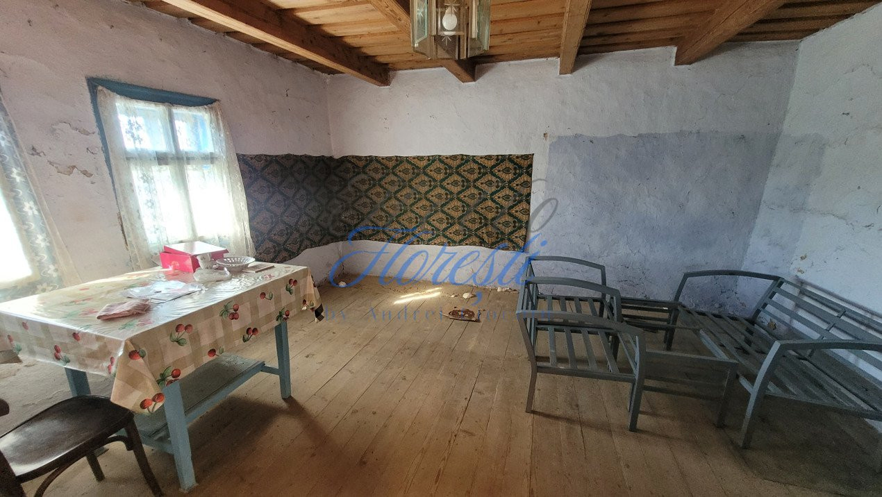 Teren intavilan, 4800 mp, front la strada, utilitati, Rasca