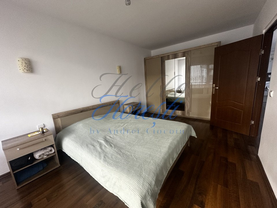 Apartament cu 3 camere, garaj, zona Sesul de Sus