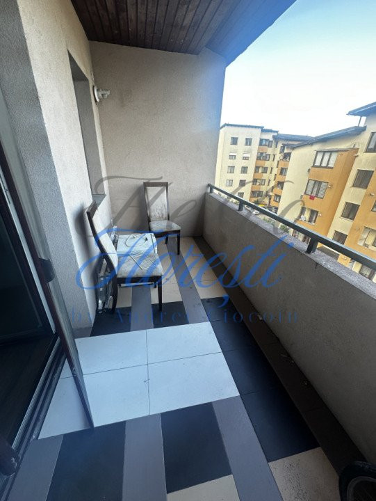 Apartament cu 3 camere, garaj, zona Sesul de Sus