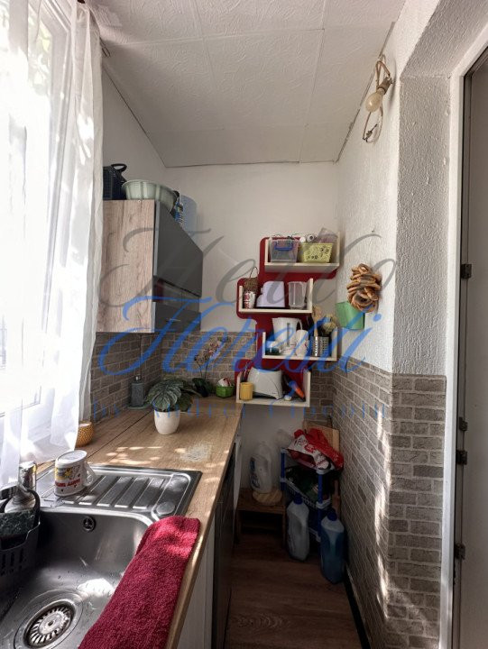 Apartament de 2 camere decomandate, zona Porii