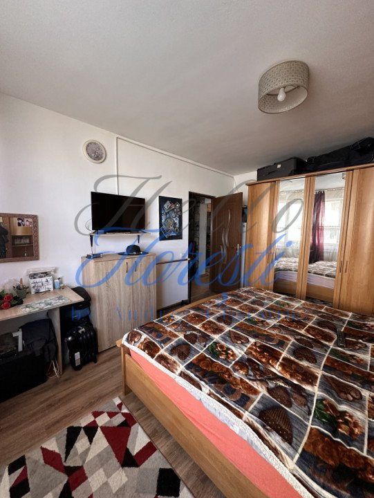 Apartament de 2 camere decomandate, zona Porii