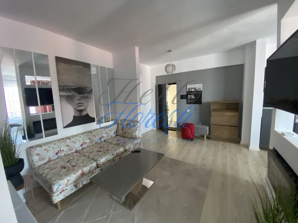 Apartament de 3 camere, semidecomandat, in zona Teilor