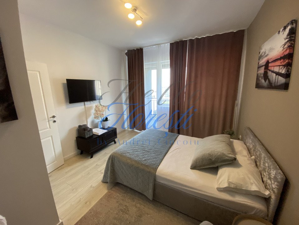 Apartament de 3 camere, semidecomandat, in zona Teilor