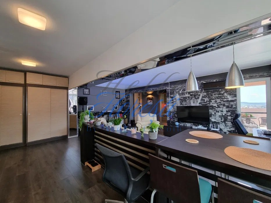 Apartament de 2 camere, 67 mp. utili, zona Andrei Muresanu.