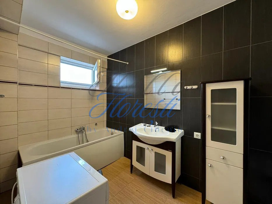 Apartament de 2 camere, 67 mp. utili, zona Andrei Muresanu.