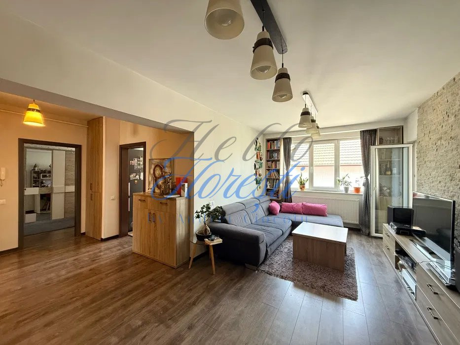 Apartament de 3 camere, 79 mp, Zona Andrei Muresanu