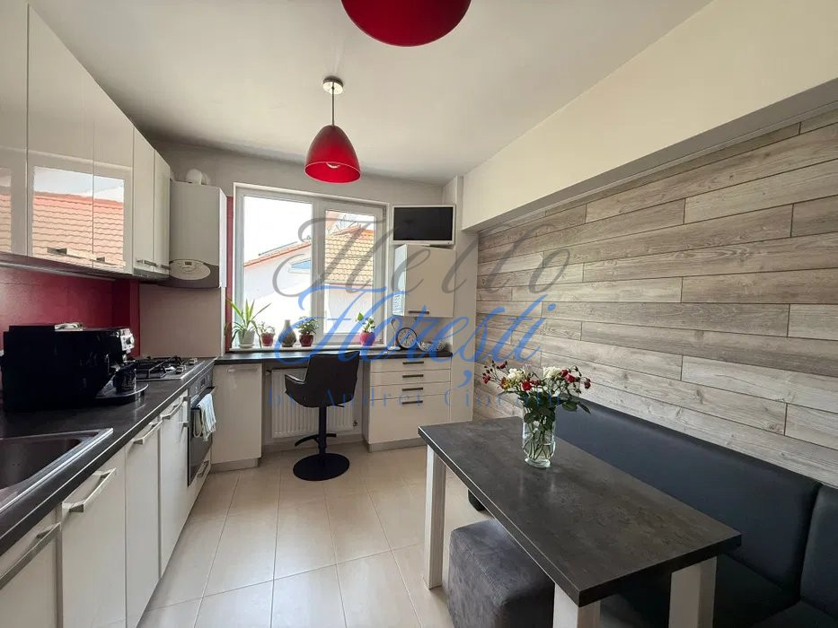 Apartament de 3 camere, 79 mp, Zona Andrei Muresanu